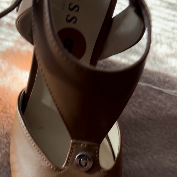 Brand: Guess
Size: 8.  Color: light brown.  Condition is new - Picture 6 of 11
